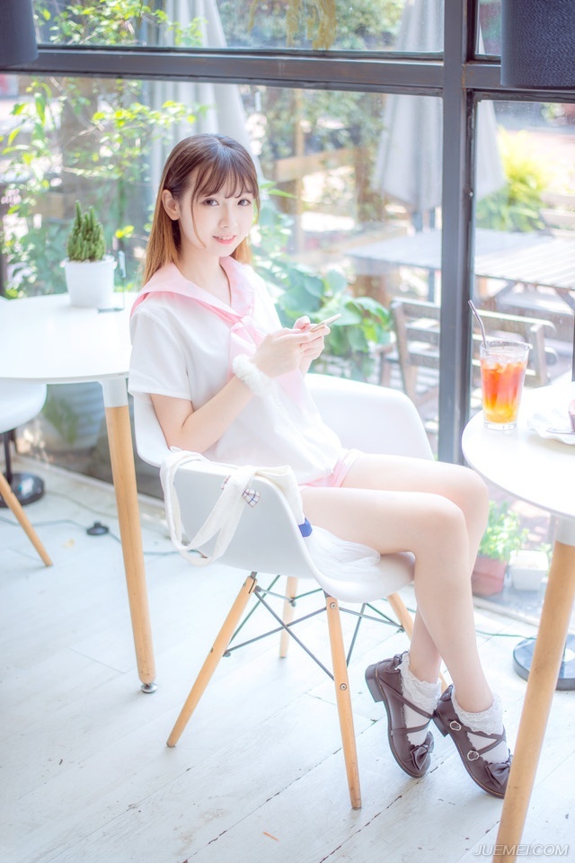 “好，我派人去办。”孟达点了点头。